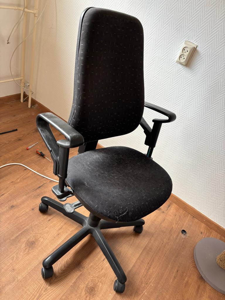 Gratis gebruikte bureaustoel - Zwart, Huis en Inrichting, Bureaustoelen, Gebruikt, Bureaustoel, Zwart, Ophalen