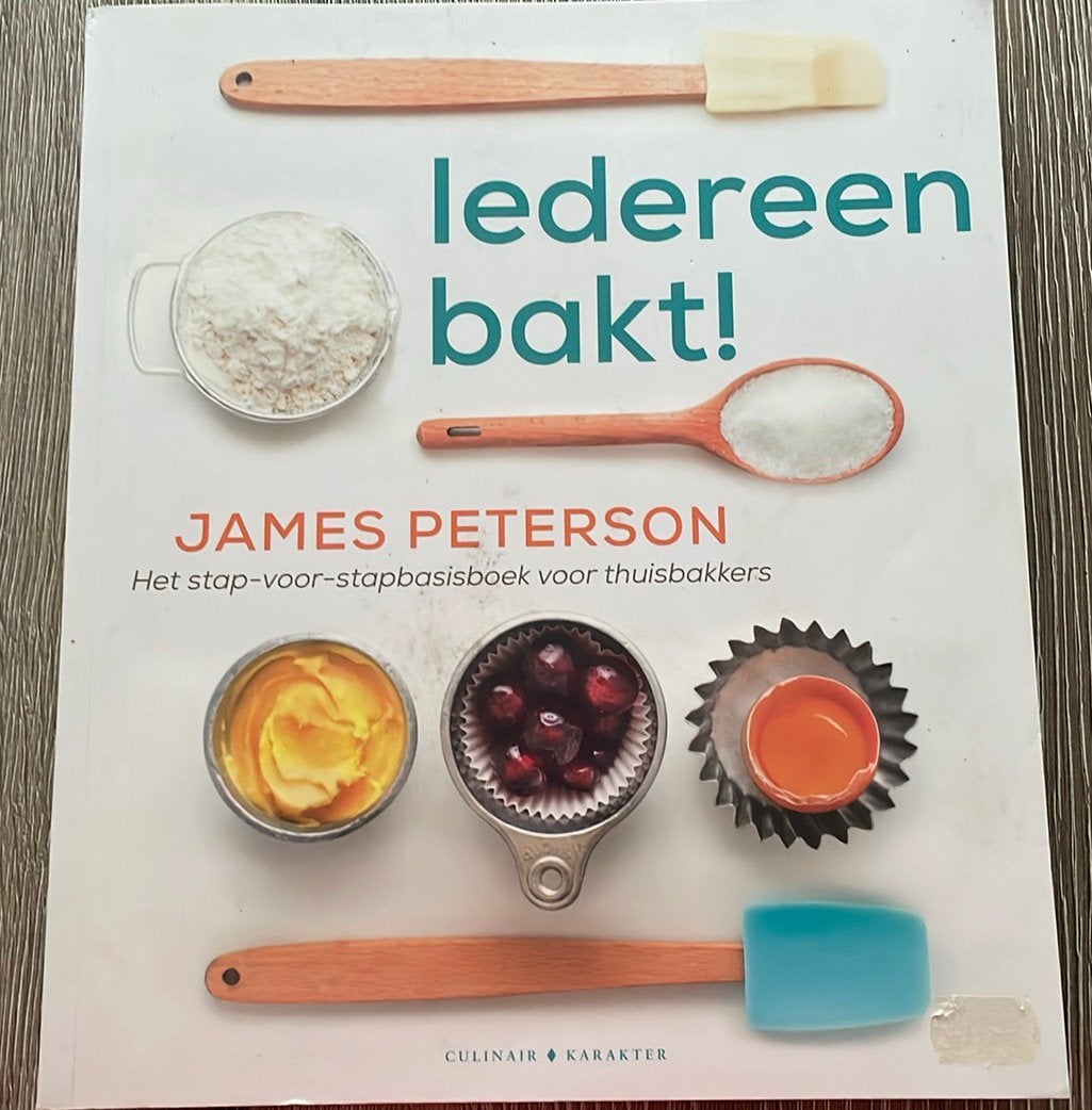 Iedereen bakt boek, Boeken, Ophalen of Verzenden, Zo goed als nieuw