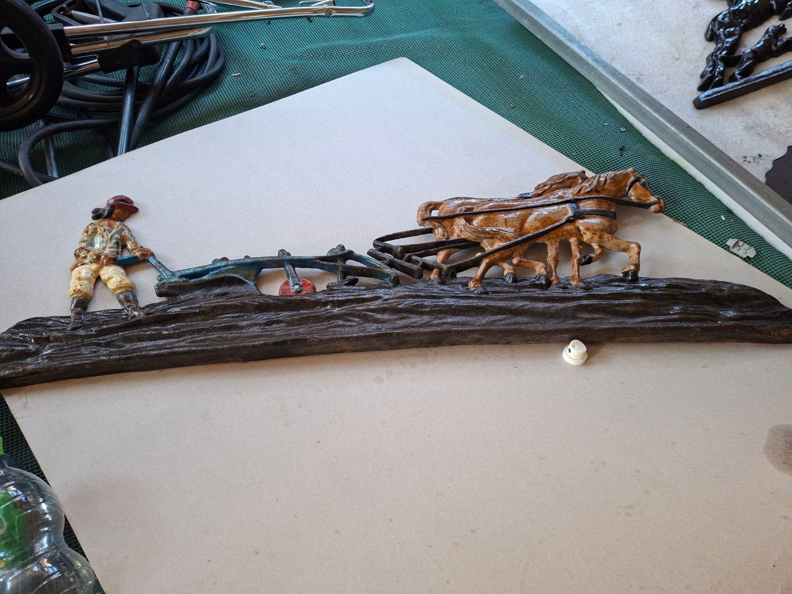 Vintage wanddecor⁸atie: Boer met paarden en ploeg, Ophalen of Verzenden