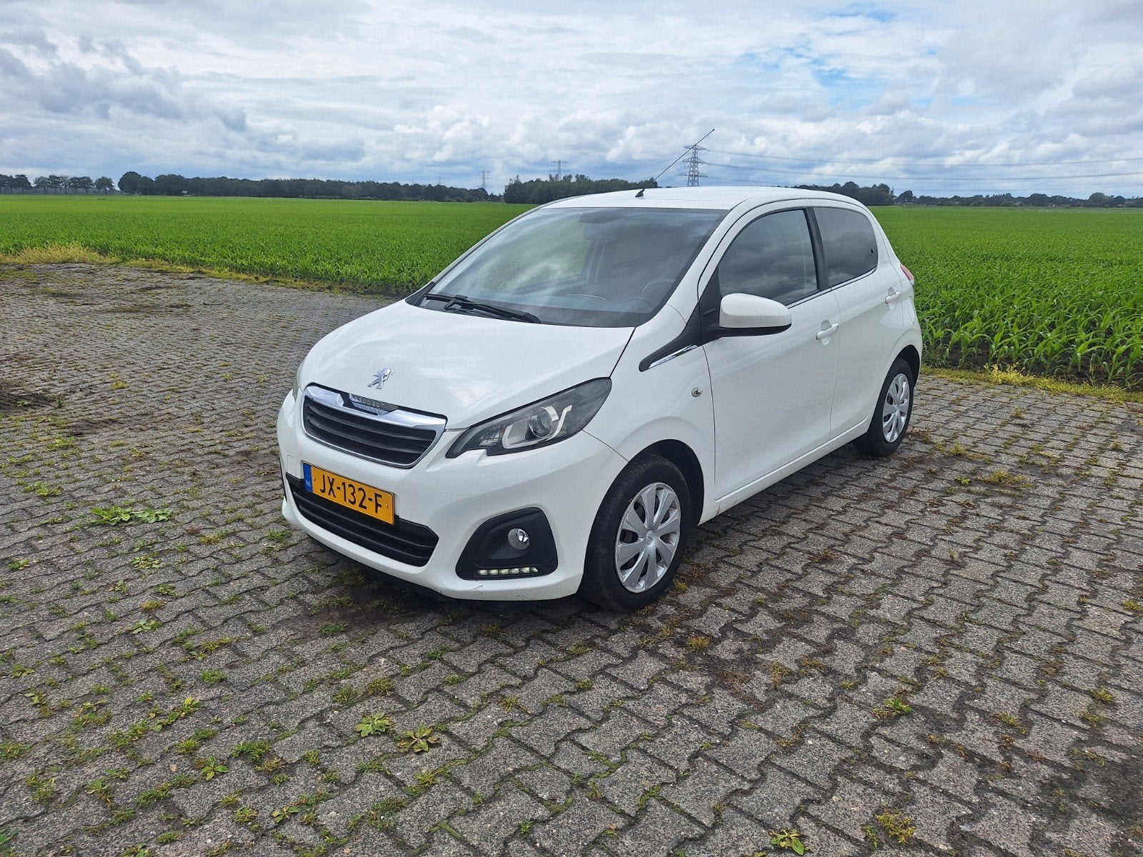 Peugeot 108 1.0 12V E-vti 51KW 5DR 2016, Auto's, Peugeot, Voorwielaandrijving, Stof, 4 stoelen, Wit