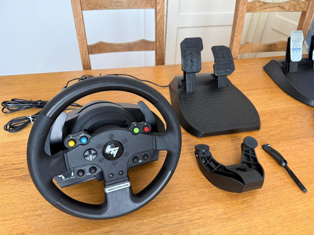 Thrustmaster TMX Xbox PC racestuur met pedalen, Ophalen of Verzenden, Gebruikt, Stuurtje of Sportattribuut, Xbox Series X