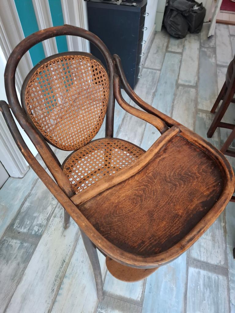 Kinderstoel antiek, Ophalen