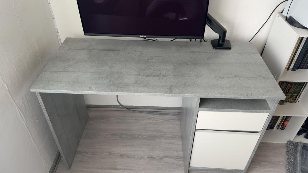 Bureau met boekenkast (FOTO'S VOLGEN), Ophalen, Zo goed als nieuw, Grijs, Spaanplaat of MDF