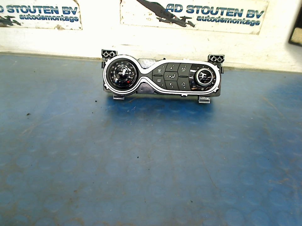 Bedieningspaneel Airco Renault Twingo III (AH) 275102284R, Gebruikt, Renault Deutschland AG, Dialog.deutschland@renault.de, Peter-Huppertz-Straße 5, Köln 51063, , Duitsland