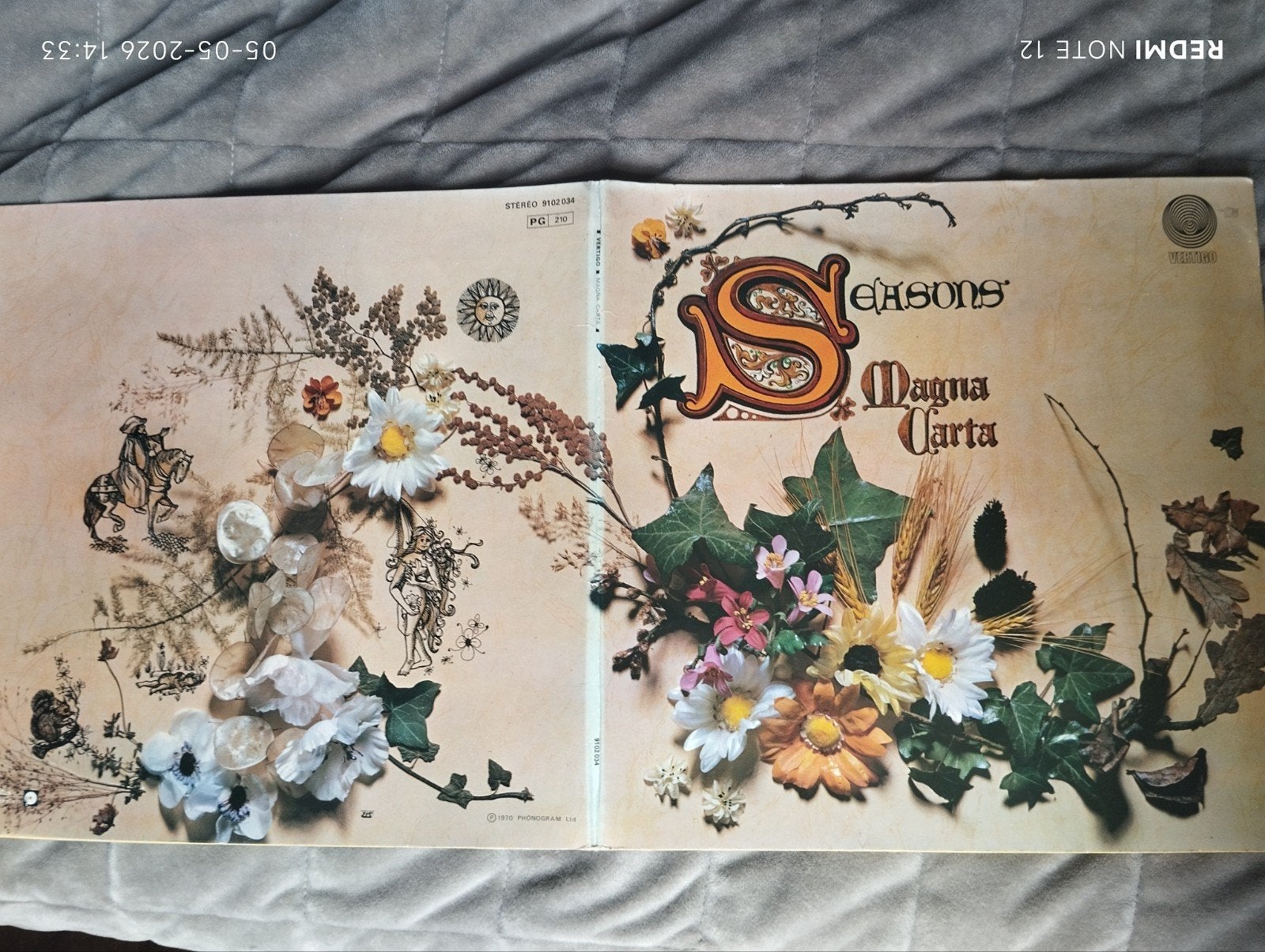 MAGNA CARTA -  SEASONS LP met tekst, Ophalen of Verzenden, 12 inch