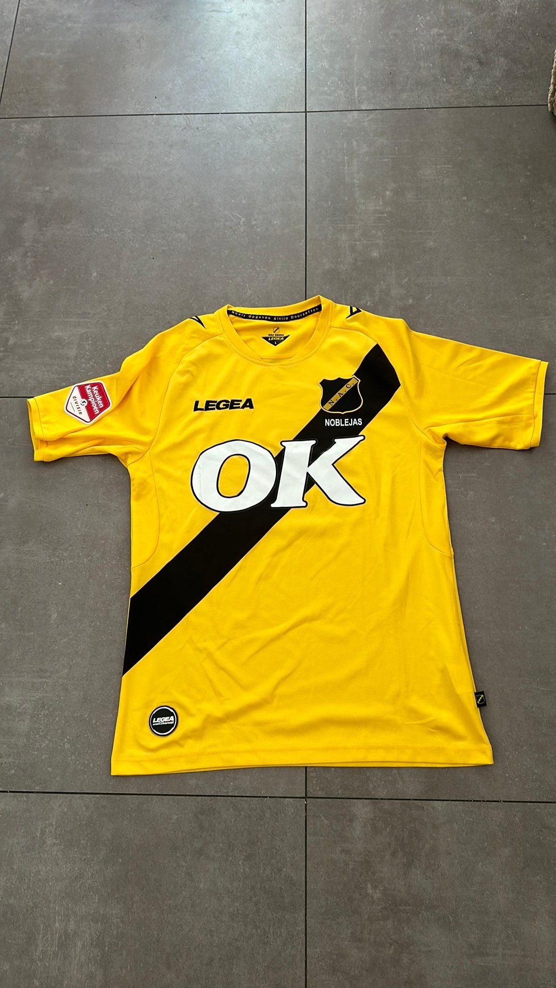 Matchworn shirt javier noblejas nac breda, Maat L, Ophalen, Zo goed als nieuw, Shirt