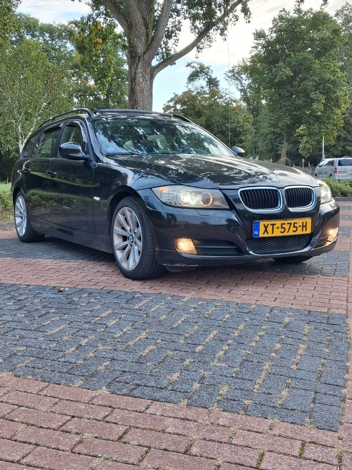 BMW 3-Serie 2.0 318 I Touring 2009 Zwart, Achterwielaandrijving, Zwart, Handgeschakeld, Particulier