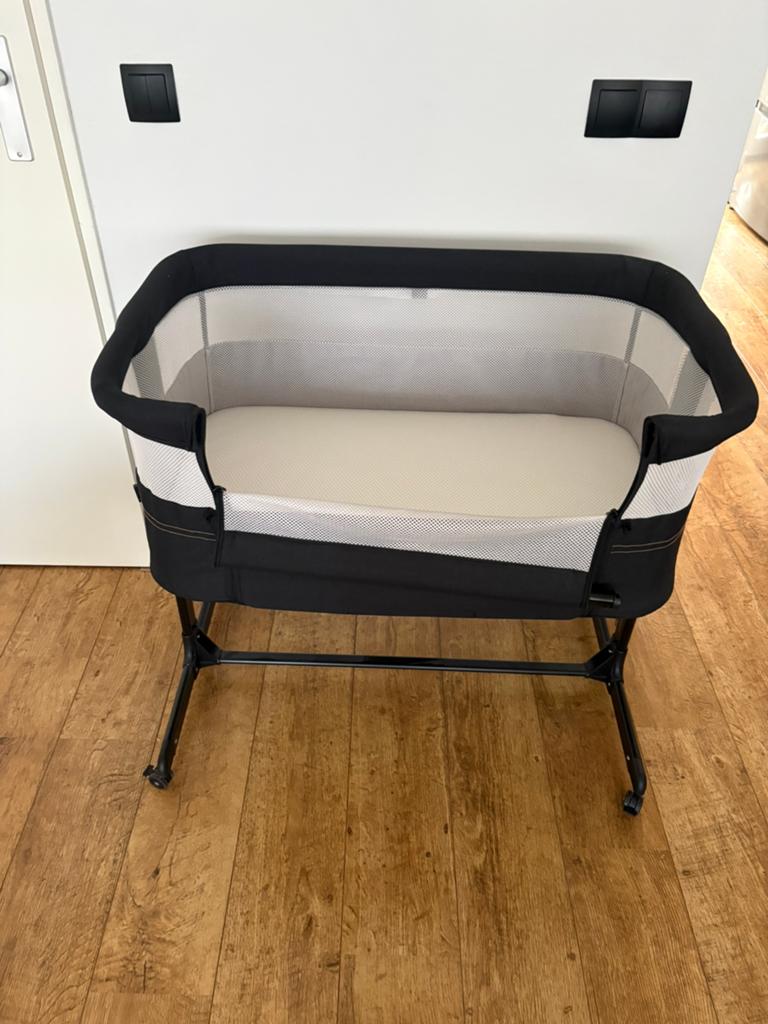 LEUK Wieg/Co-sleeper - Zwart/Wit, Kinderen en Baby's, Babywiegjes en Ledikanten, Ophalen, Zo goed als nieuw, Wieg