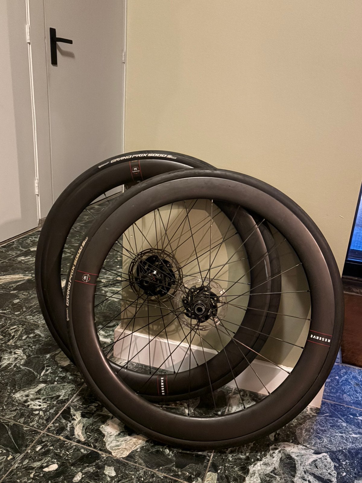 Carbon Reserve Wielset 52/50 mm, dtswiss 180/240 tubeless, Zo goed als nieuw, Racefiets, Carbon, Ophalen
