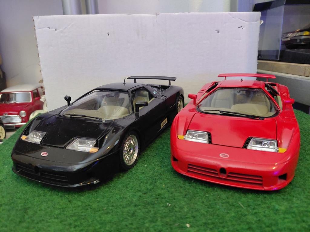 Bugatti 1:18 (rood en zwart), Ophalen, Zo goed als nieuw, Overige typen