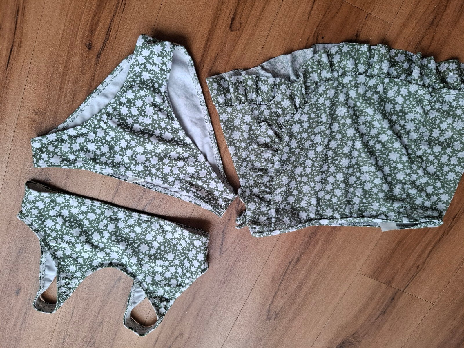 Shein bikini set met bloemenprint maat 150, Gebruikt, Meisje, Shein, Sport- of Zwemkleding