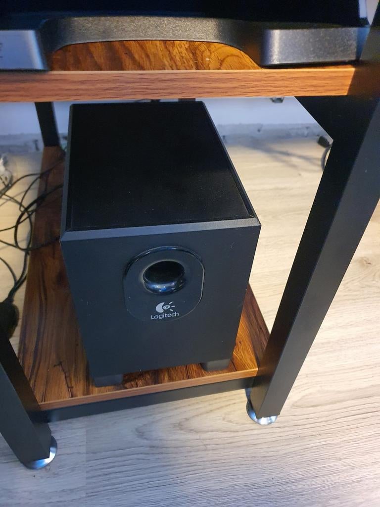 Logitech pc speakers + Subwoofer, Ophalen