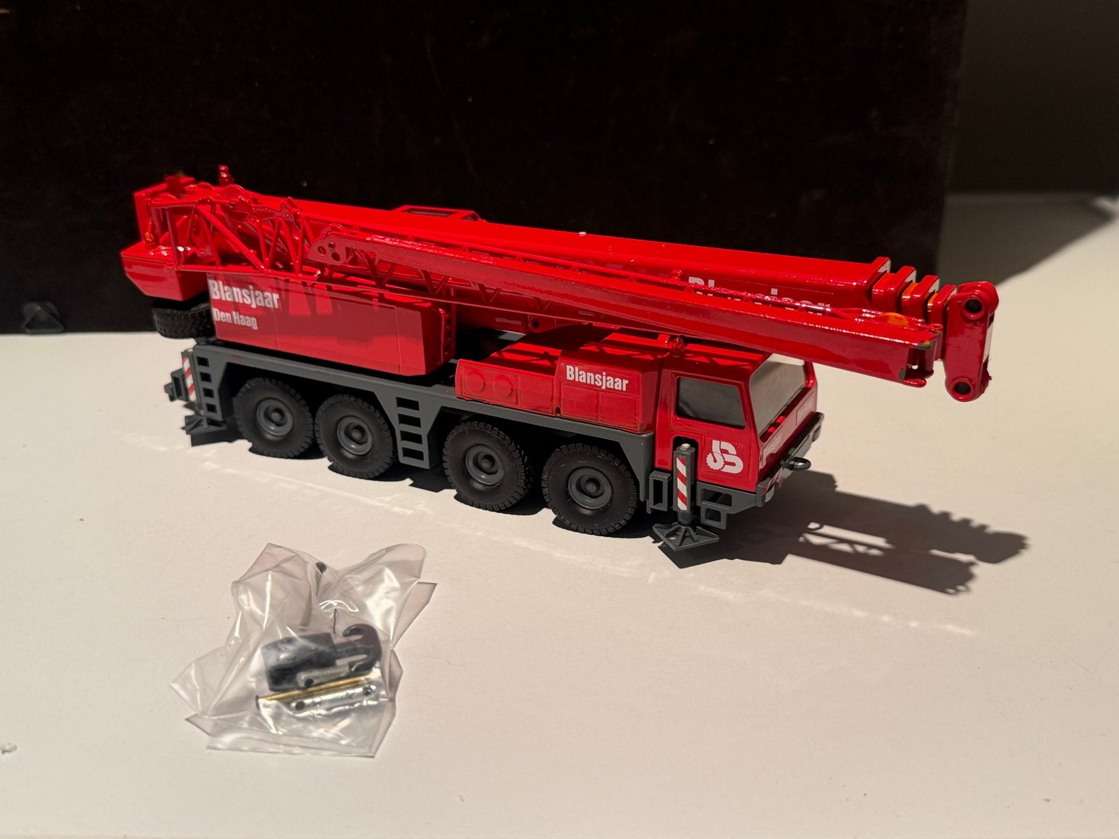 Liebherr LTM 1090/1 Blansjaar Den Haag modelkraan 1:50, Ophalen of Verzenden, Zo goed als nieuw, Overige typen