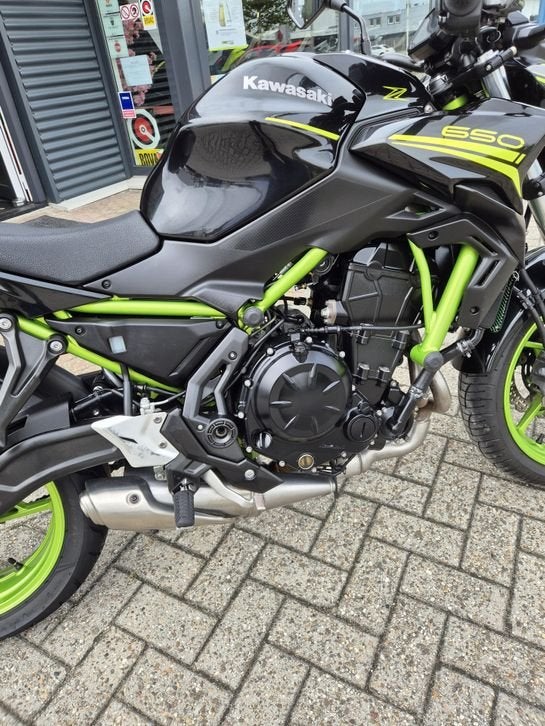 KAWASAKI Z650 (bj 2021), Motoren, 2 cilinders, 649 cc, Bedrijf, Onbekend