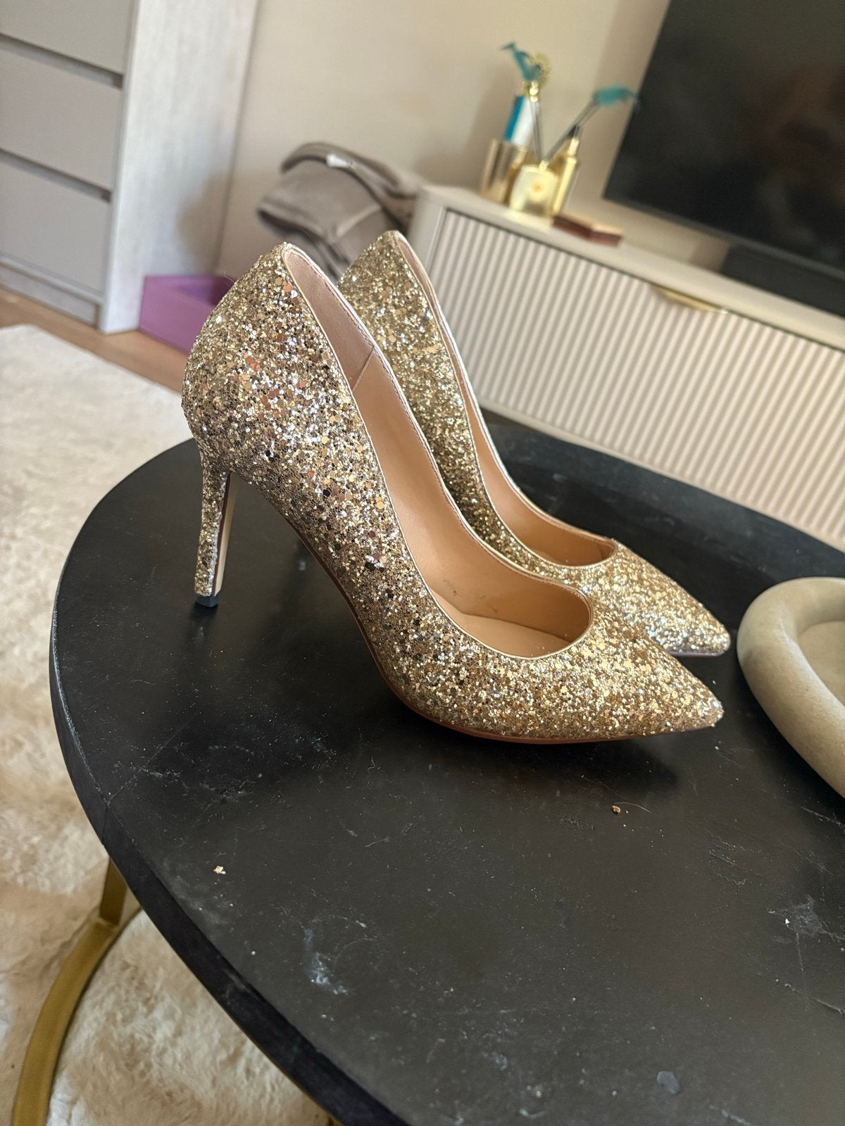 Nieuwe gouden glitter hakken - Maat 38, Ophalen of Verzenden, Nieuw, Overige kleuren, Pumps