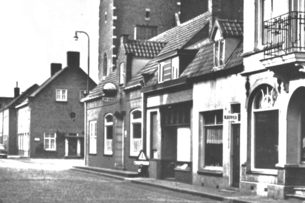 988117 IJzendijke 1966 Z Koninginnestraat _Nette oude kaart, Ophalen of Verzenden, 1960 tot 1980, Ongelopen, Zeeland