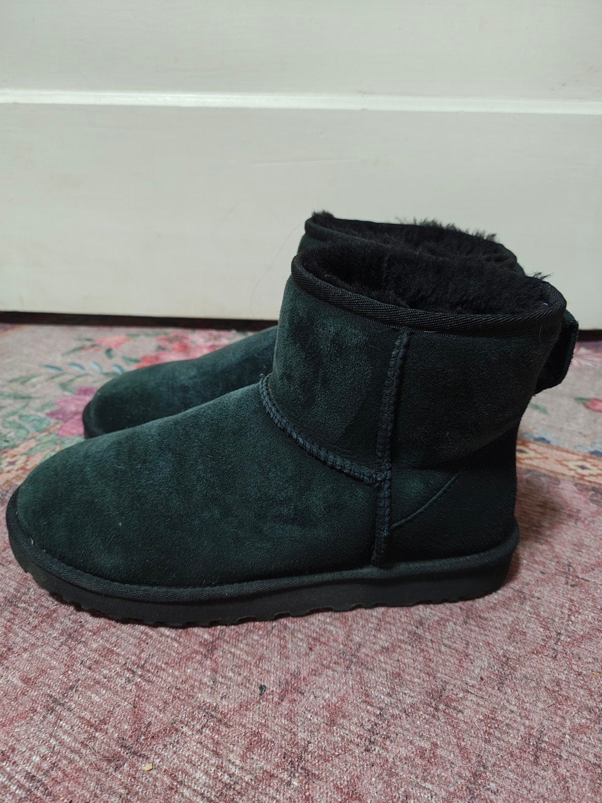 Leuke UGG Classic Mini, UGG, Zwart, Ophalen of Verzenden, Gedragen