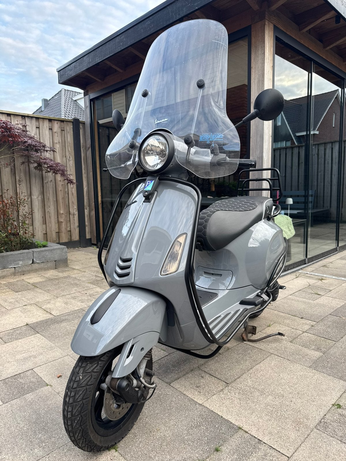 Piaggio Vespa Primavera – Nardo Grey Custom, Maximaal 45 km/u, Ophalen of Verzenden, Zo goed als nieuw, Benzine