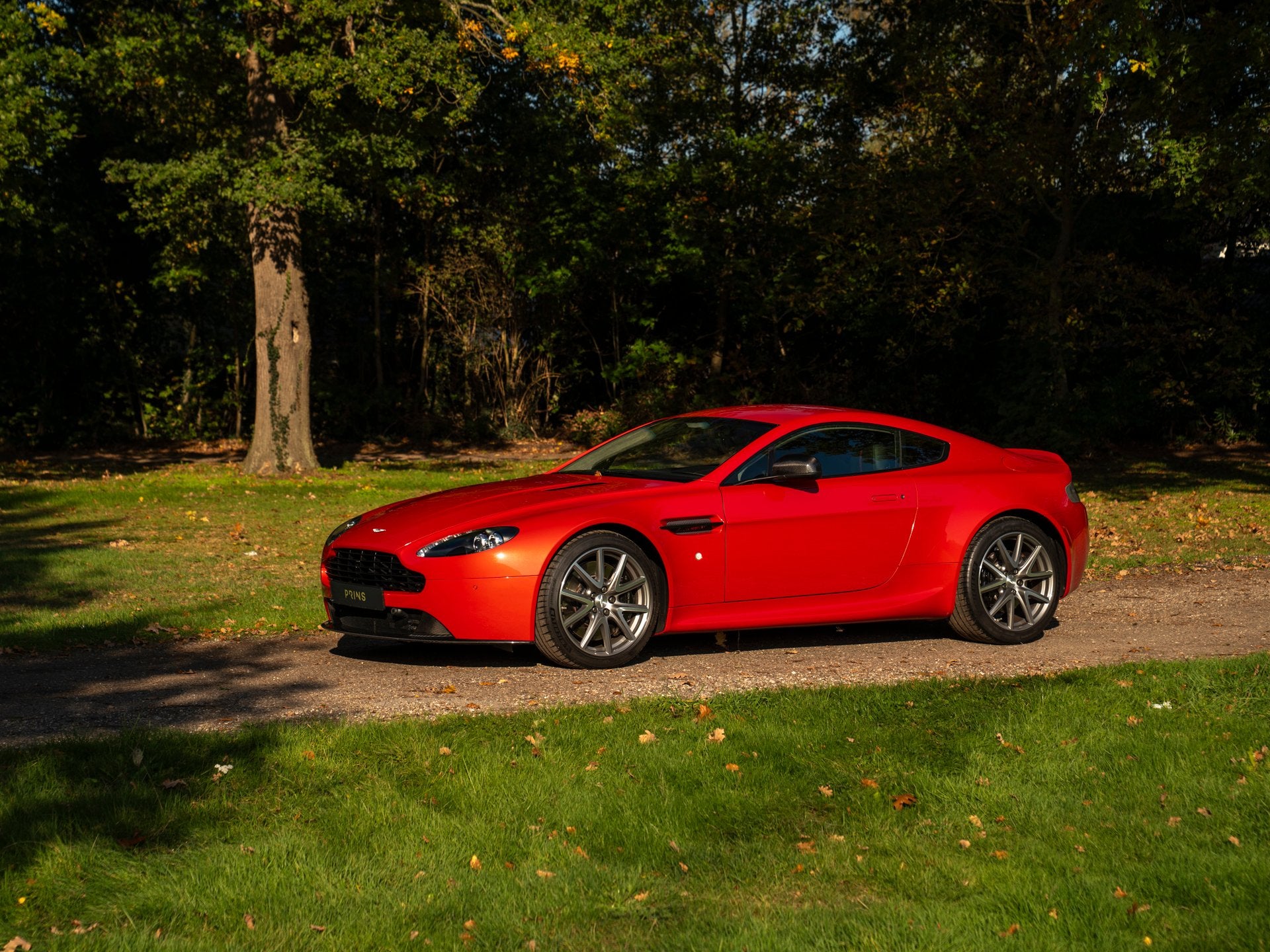 Aston Martin V8 Vantage 4.7 V8 (bj 2012), Auto's, Achterwielaandrijving, Gebruikt, Met garantie (alle), 4735 cc
