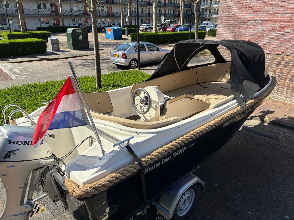 Sunrise 500 Black Edition sloep met Honda 20pk en trailer, 1.00 - 1.50 meter, 5 m, Zo goed als nieuw, 2 m