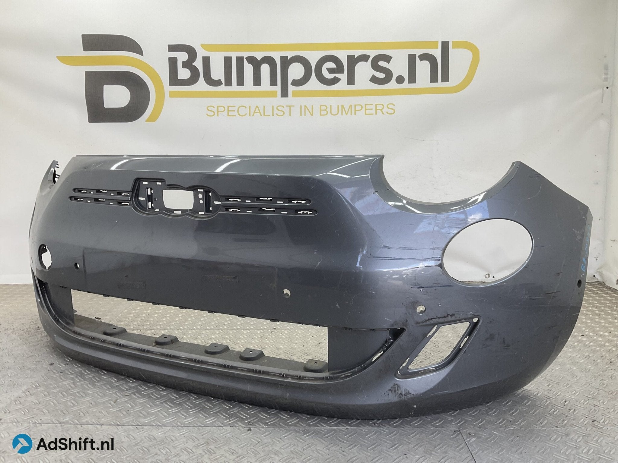Bumper Fiat 500E ELEKTRISCH Icon 735714055 Voorbumper B8-208, Bumper