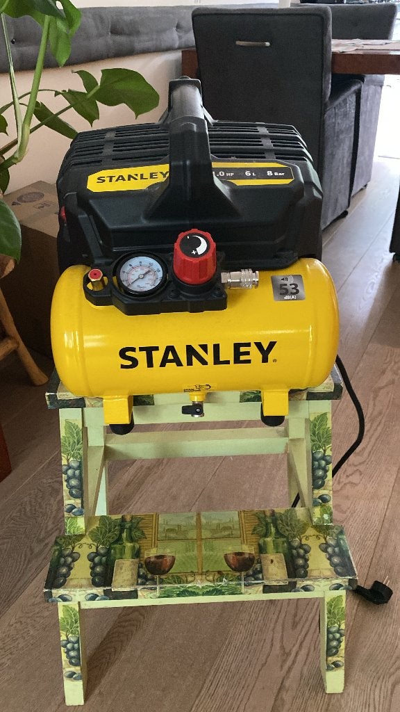 STANLEY DST 100/8/6 Silent Compressor (59 dB)., DST 100/8/6, Ophalen, Zo goed als nieuw, Minder dan 200 liter/min, Olievrij