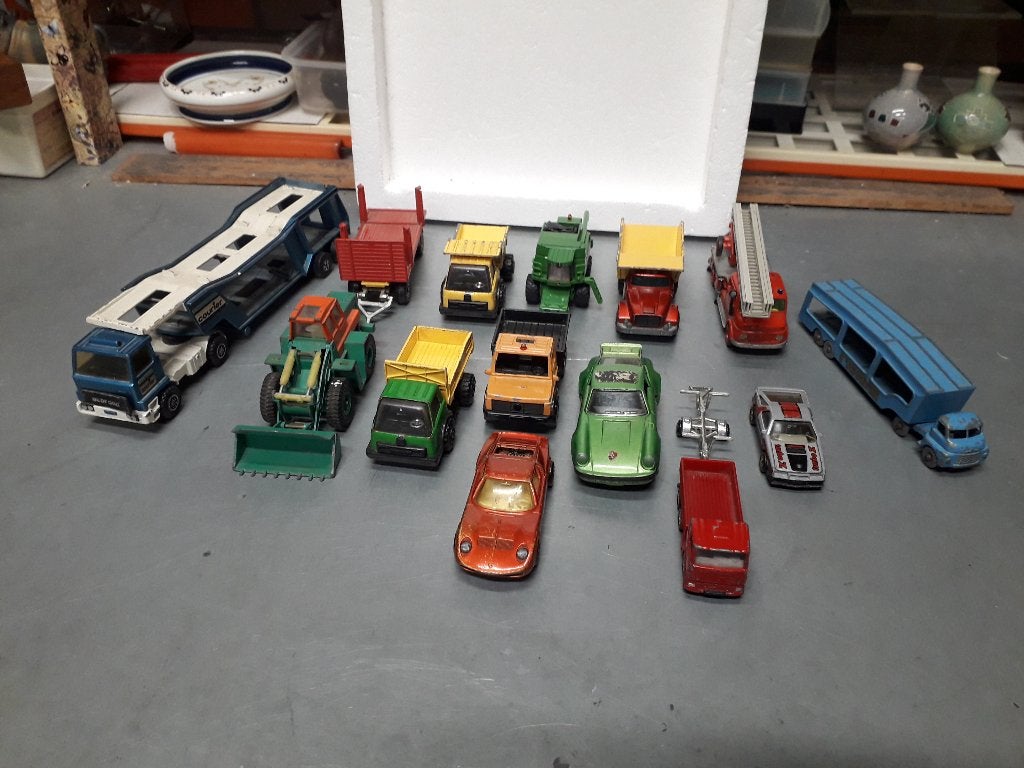 VERZAMELING AUTO,s in DIV SCHALEN SIKU, MATCHBOX,ZETTELMAYER, Ophalen of Verzenden, Gebruikt, Auto