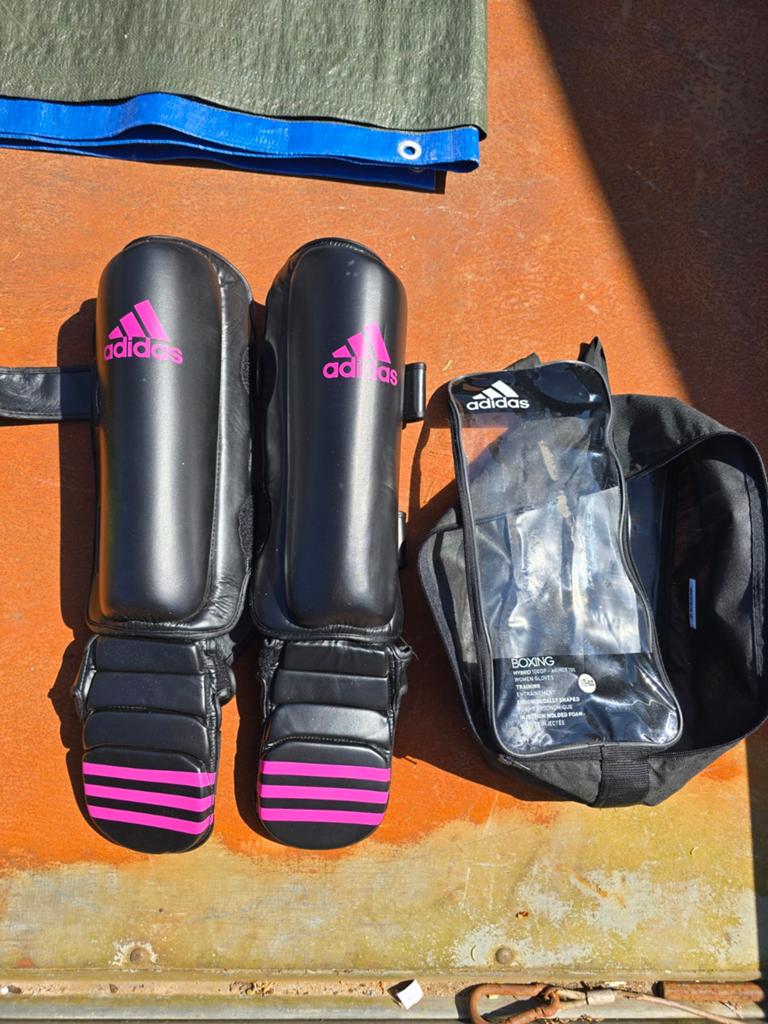 Kickboks scheenbeschermers, Maat XS of kleiner, Ophalen, Zo goed als nieuw, Overige
