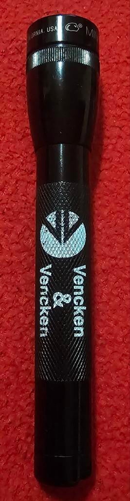 Mini Maglite USA Zaklamp - Vencken & Vencken Reclame, Ophalen of Verzenden, Gebruikt, Batterij
