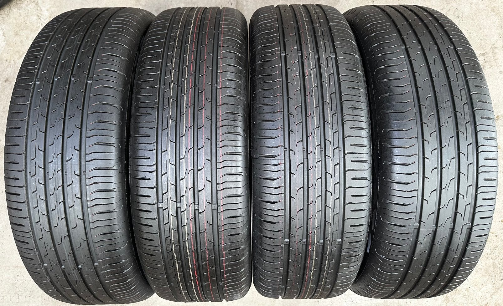 4 Stuks Continental 215 60 17 Zomerbanden Inclusief Montage