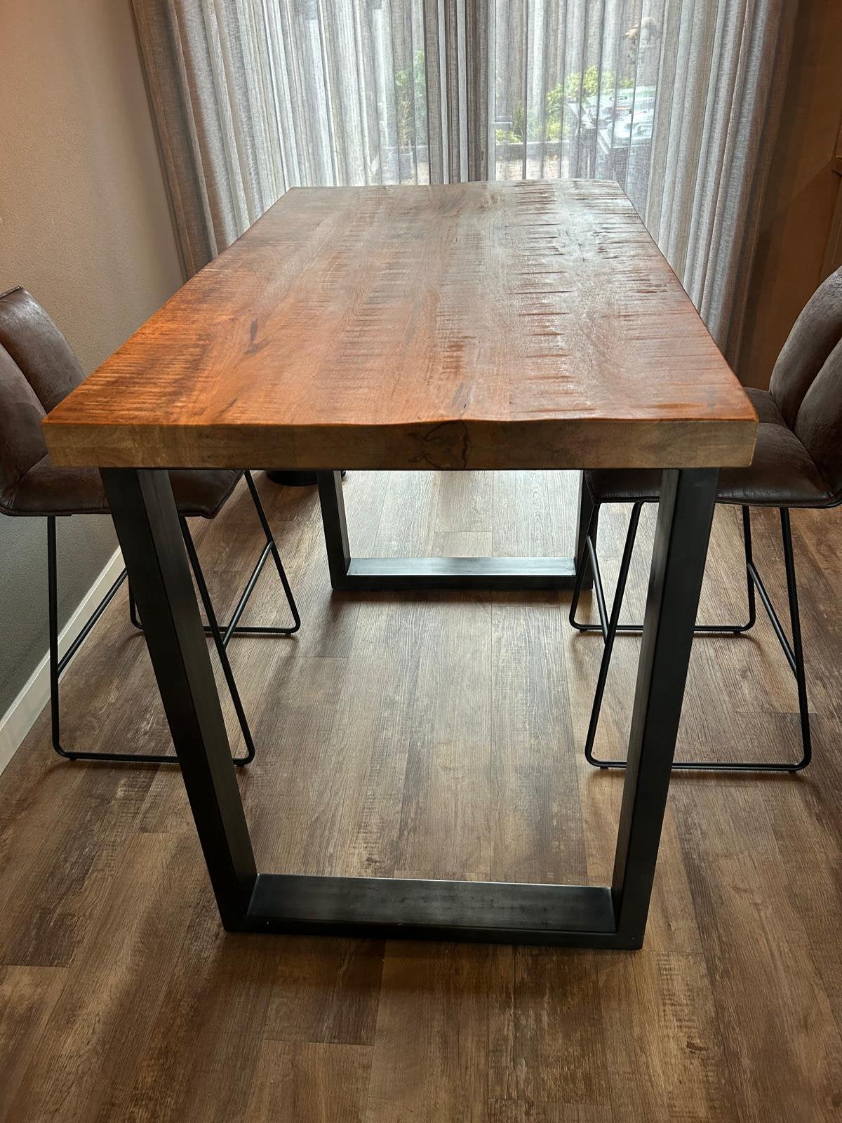 Mangohouten bartafel incl 2 barkrukken, Ophalen, Zo goed als nieuw