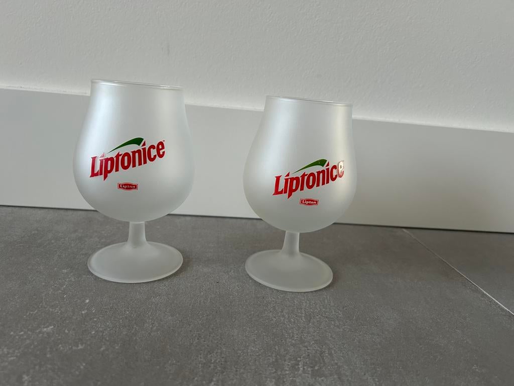 Twee zo goed als nieuwe Lipton Ice Tea glazen te koop, Ophalen of Verzenden, Zo goed als nieuw, Glas, Glas of Glazen