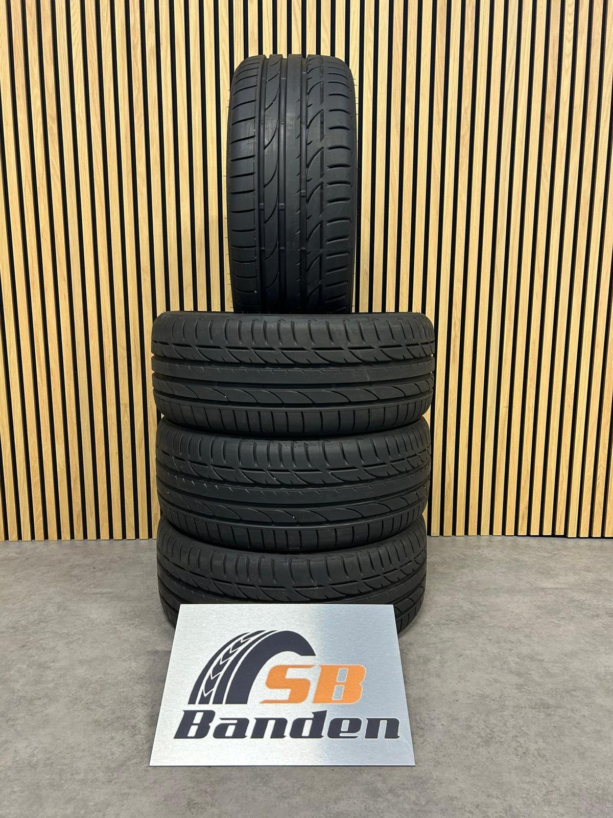 4x Bridgestone 225/40 19 Zomerbanden ZGAN 2024 set, Auto-onderdelen, Banden en Velgen, 19 inch, Gebruikt, Ophalen of Verzenden