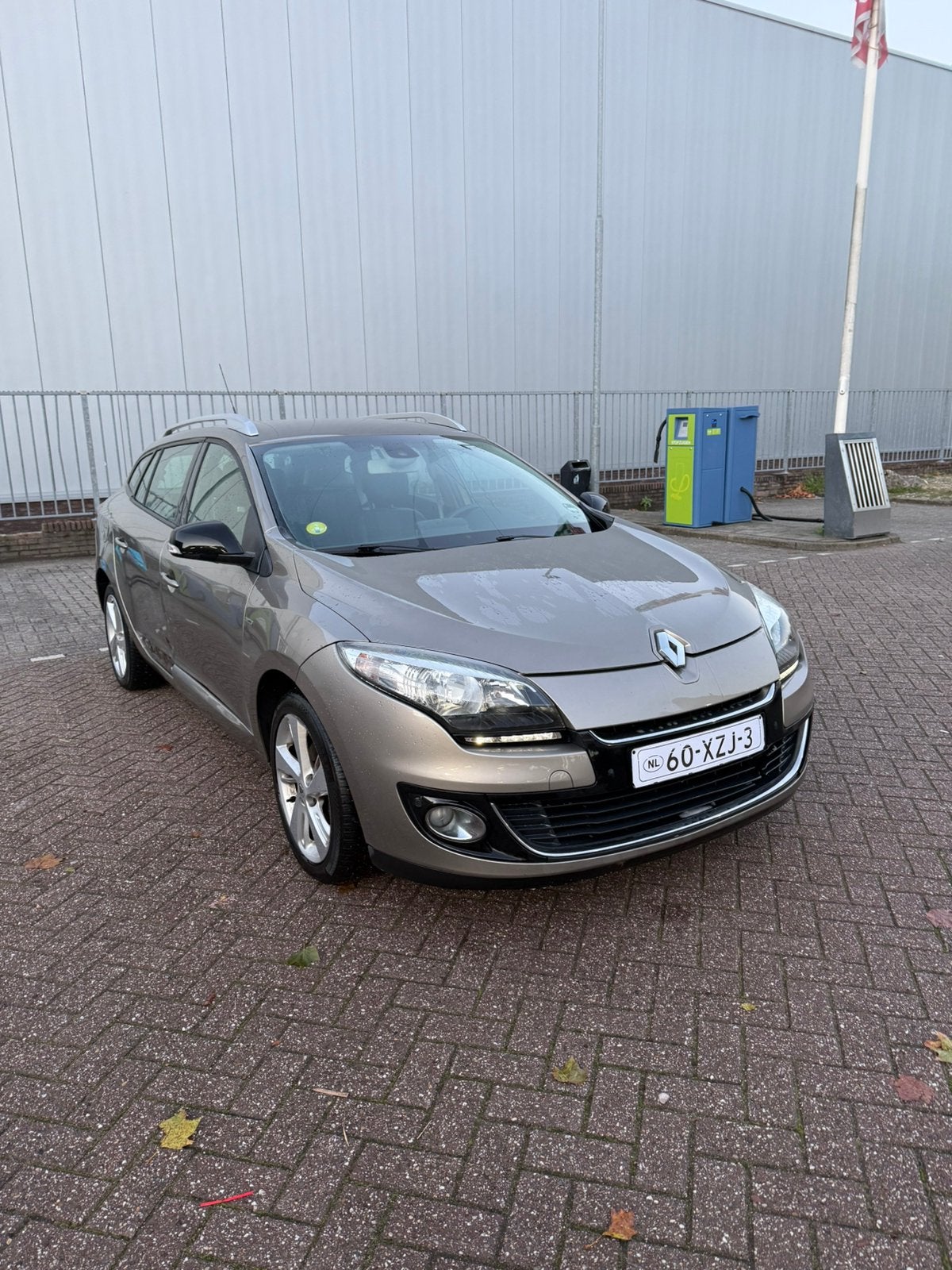 Renault Mégane 1.5 DCI 81KW BoseEstate 2012 Bruin, Auto's, Voorwielaandrijving, Euro 5, 4 cilinders, Bruin