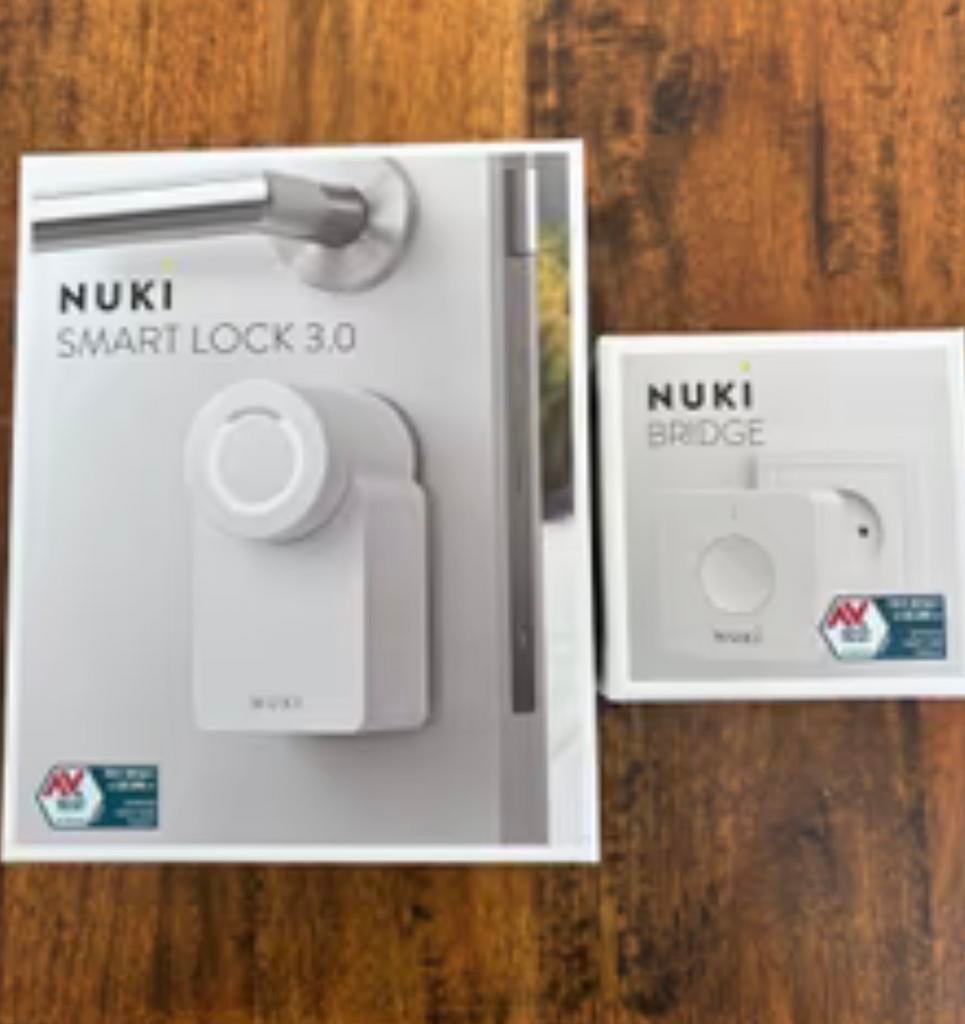 Nuki Smart Lock 3.0 en Nuki Bridge - Nieuw in doos, Ophalen of Verzenden, Nieuw, Slot