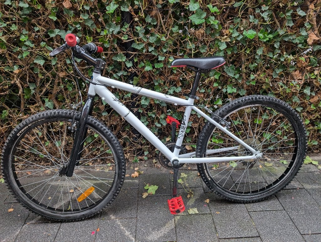 Kinder mountainbike B'twin Rockrider 300, Fietsen en Brommers, Fietsen | Mountainbikes en ATB, Gebruikt, Velgrem, Geen vering
