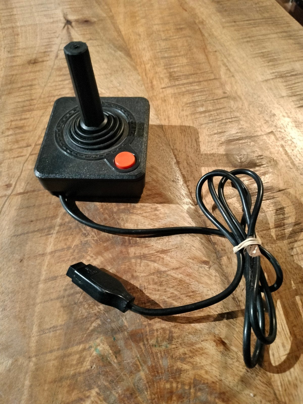 Atari Joystick - Klassieke Controller voor Atari Consoles, Ophalen of Verzenden, Gebruikt, Met 1 controller, Overige modellen