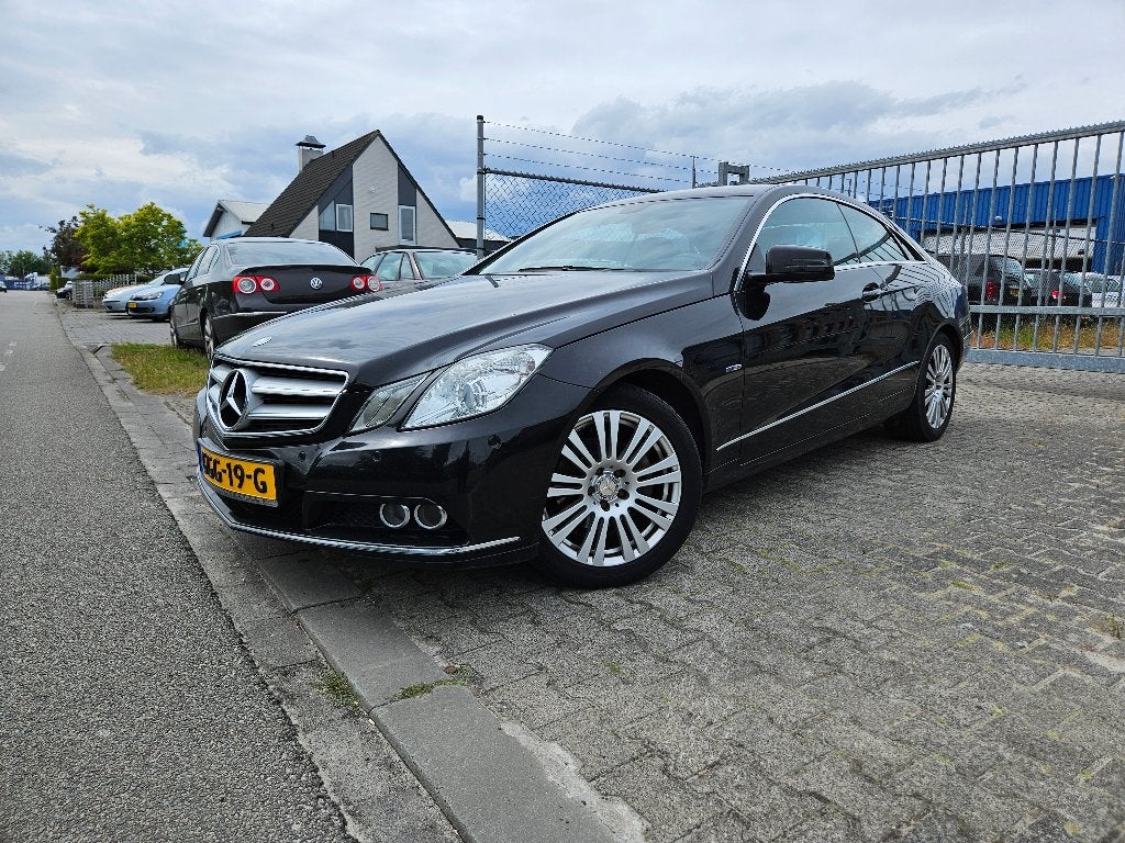 Mercedes-Benz E-Klasse E220cdi Coupe W212 2010 Zwart, Auto's, Mercedes-Benz, Euro 5, Achterwielaandrijving, 1800 kg, Zwart
