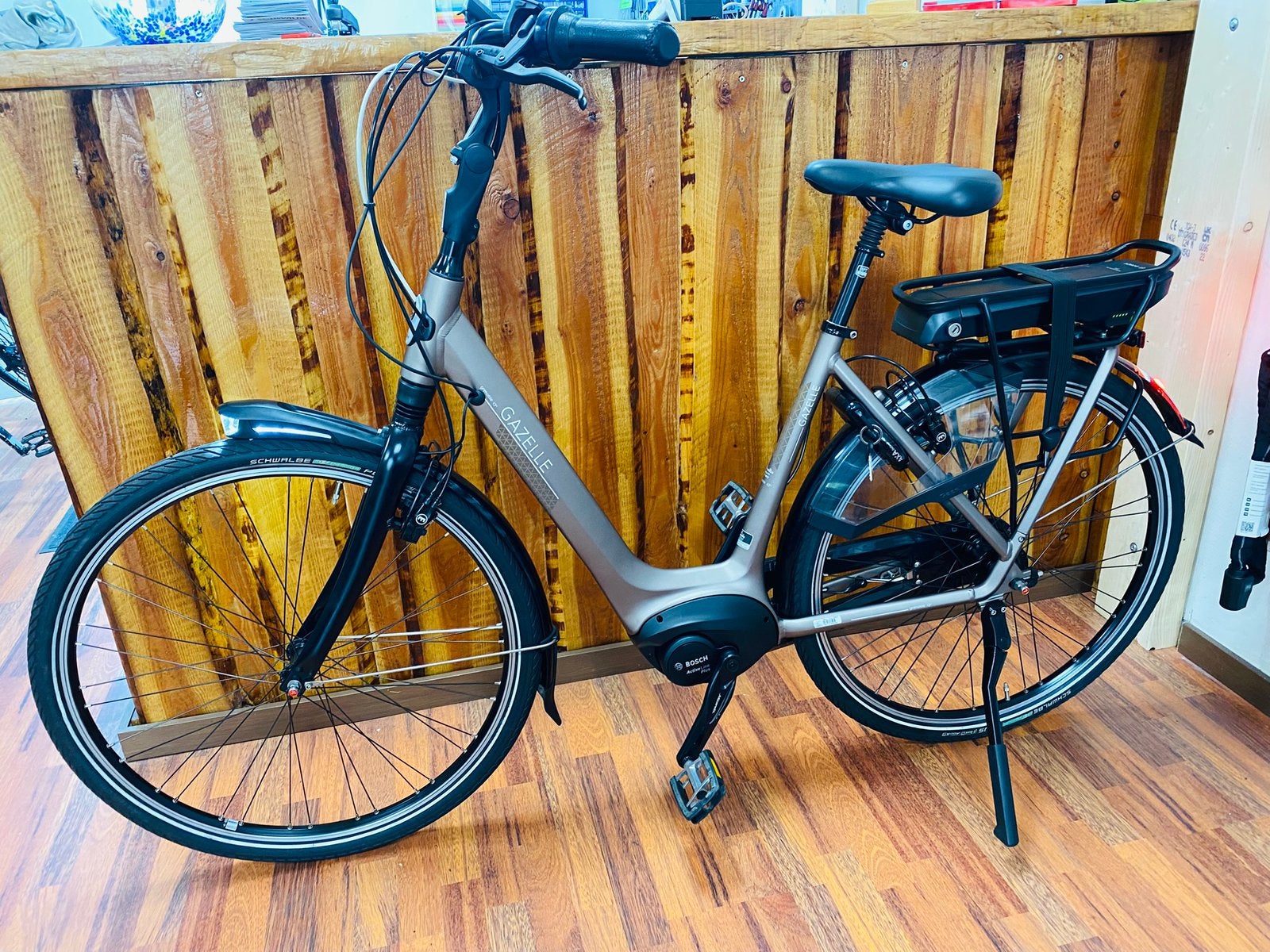 Elektrische Gazelle Bosch Active Line plus Middenmotor2663km, Ophalen, 53 tot 56 cm, Velgrem, Zo goed als nieuw