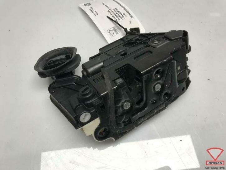 vw golf 6 vag slotmechaniek portier links achter 5k4839015k, Auto-onderdelen, Gebruikt, Volkswagen, Volkswagen AG, Achter