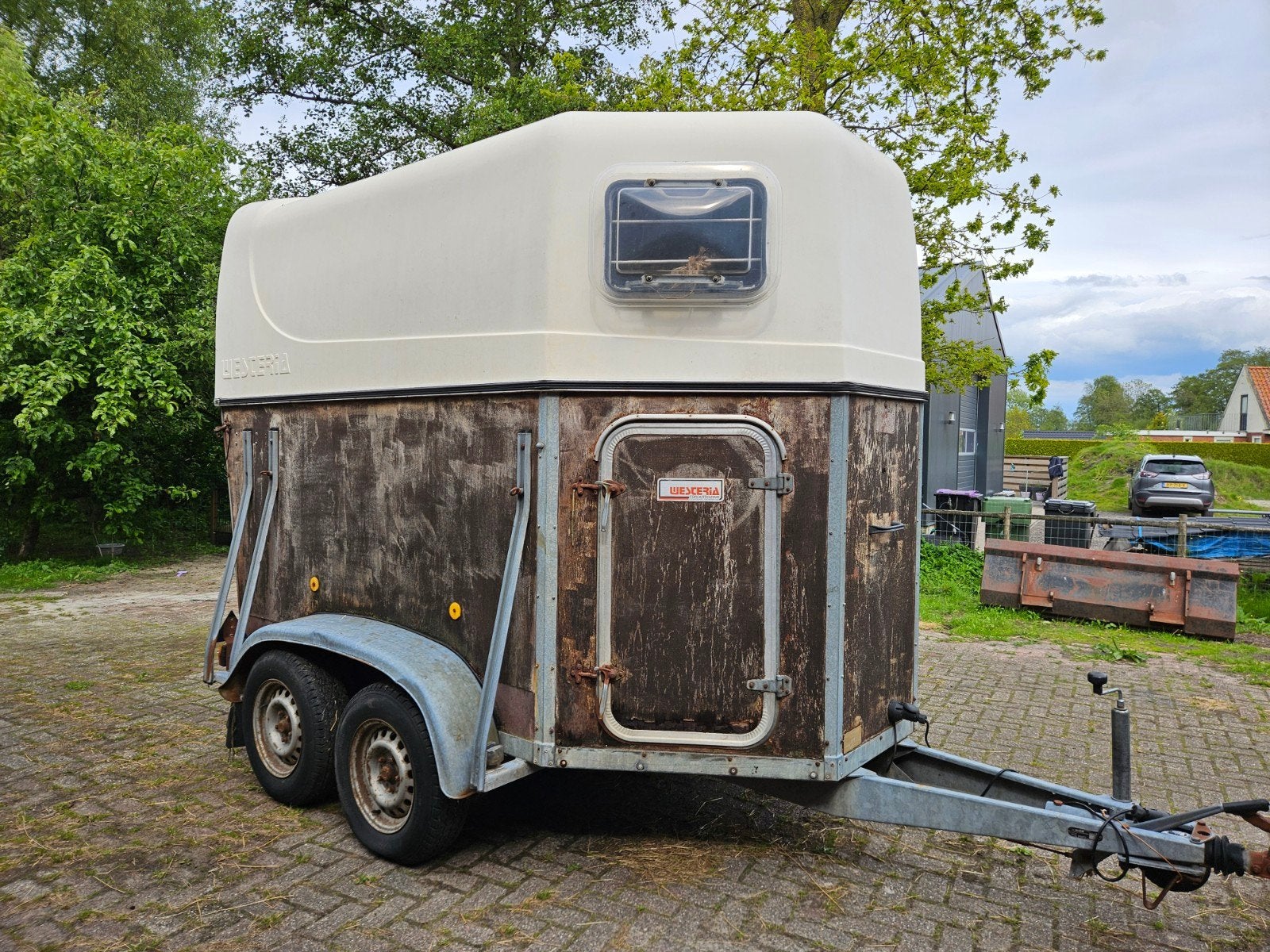 Westeria trailer 2 paards, Ophalen of Verzenden, Gebruikt, Hout, 2-paards trailer