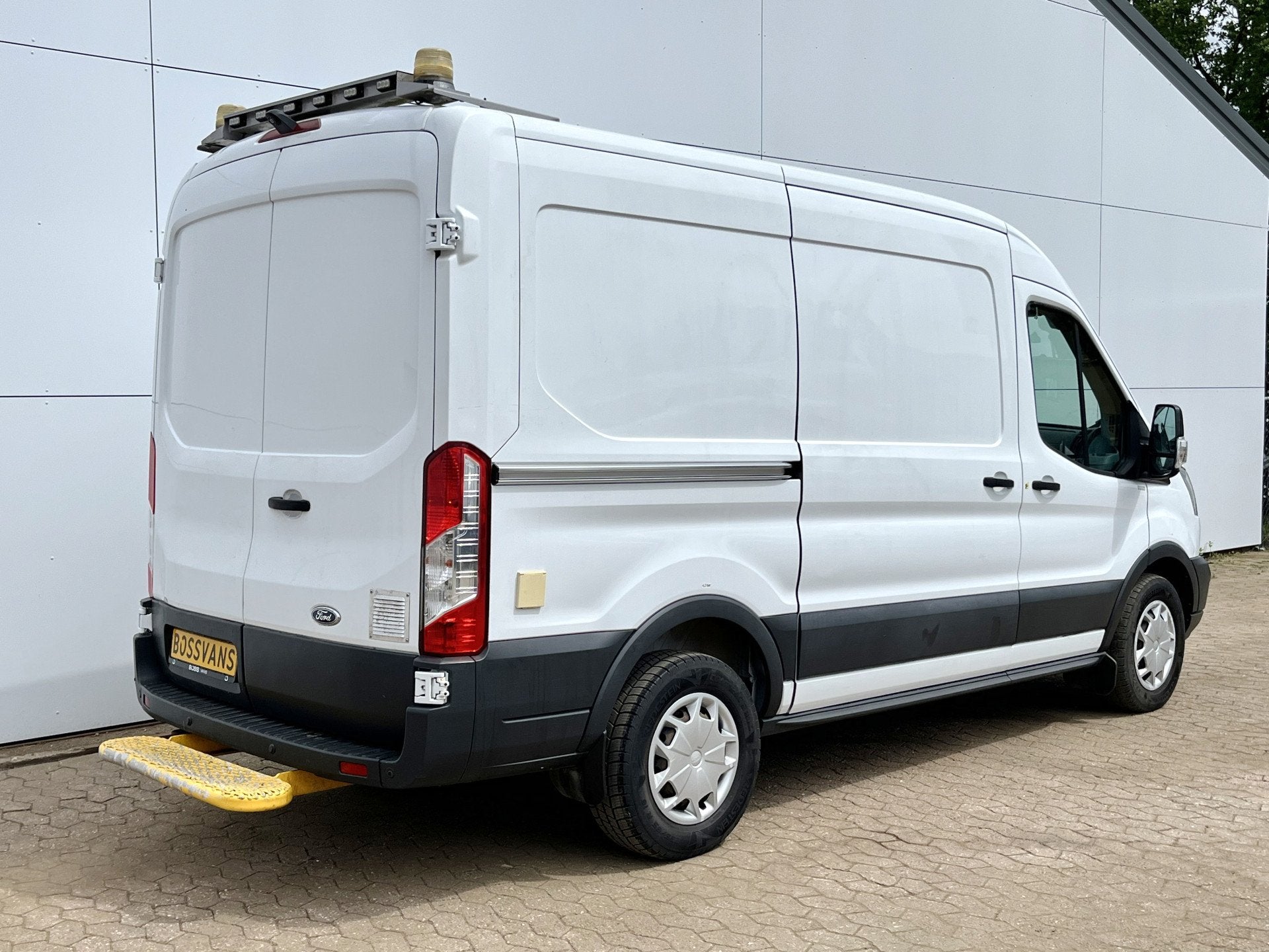 Ford Transit 2.0 TDCI 130PK L2H2 Airco Cruise Control Parkee, Auto's, Voorwielaandrijving, Zwart, 4 cilinders, 2800 kg
