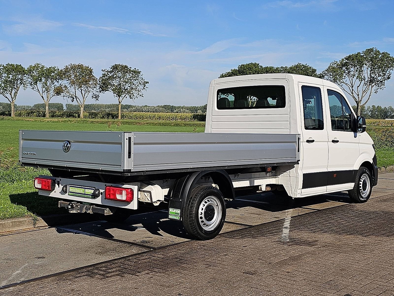 VOLKSWAGEN CRAFTER 35 2.0 L4 Dubbele Cabine Open-Laadbak Air, Voorwielaandrijving, Gebruikt, Euro 6, 4 cilinders