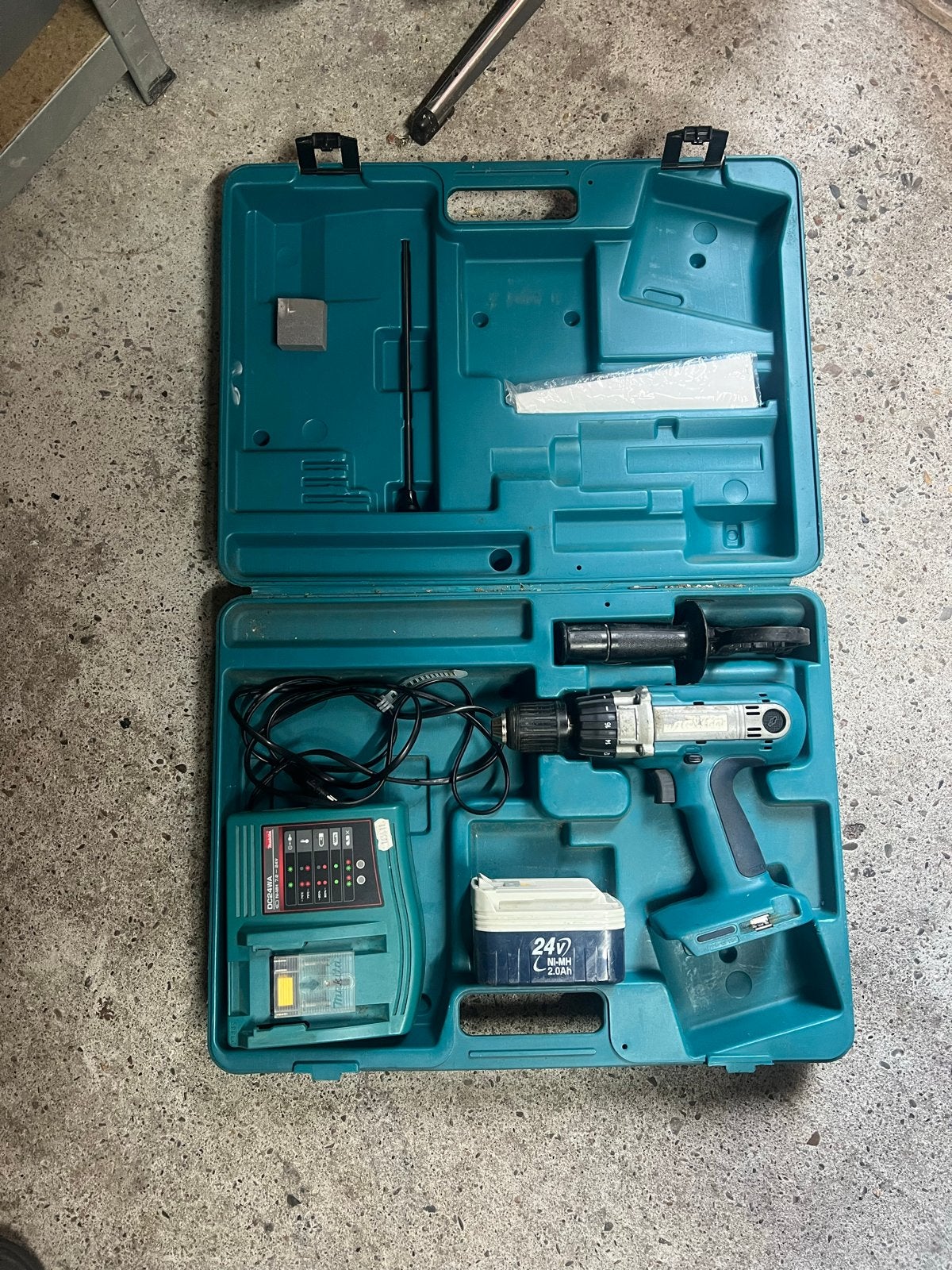 Makita BDF460 Boor- en Schroefmachine (accu aan vervanging t, Doe-het-zelf en Verbouw, Gereedschap | Boormachines, Ophalen, Gebruikt