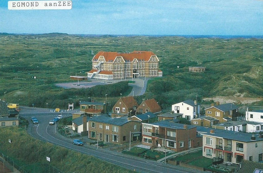 Ansichtkaart Egmond aan Zee - Gemeentehuis Egmond, Verzenden, 1960 tot 1980, Ongelopen, Noord-Holland