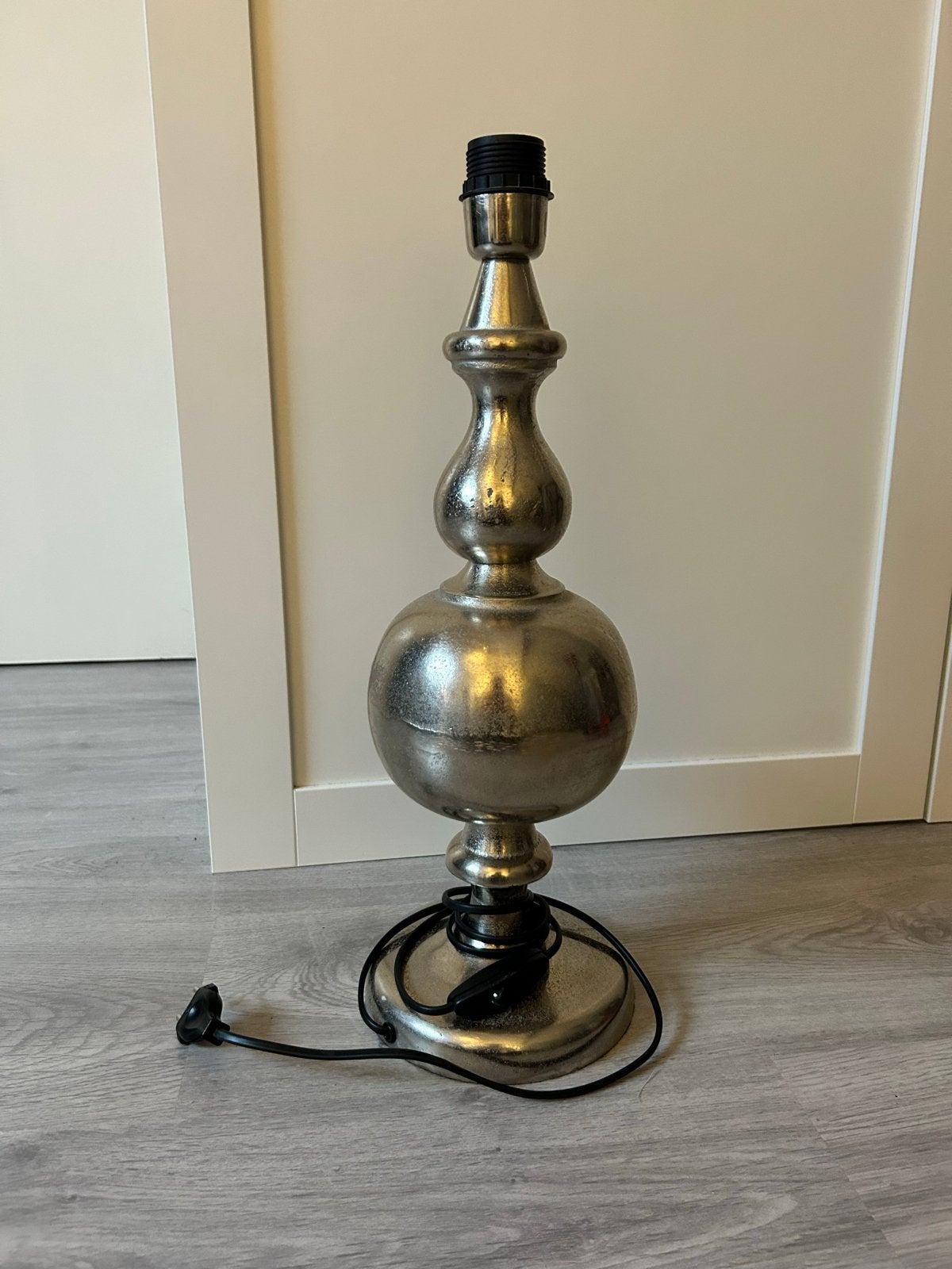 Zilverkleurige Tafellamp - Klassiek Design, Ophalen, Gebruikt, E27 (groot), Zilver