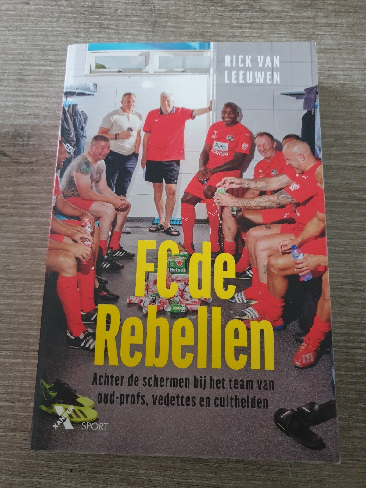 FC de Rebellen - Achter de schermen bij oud-profs, Boeken, Ophalen of Verzenden, Gelezen, Rick van Leeuwen