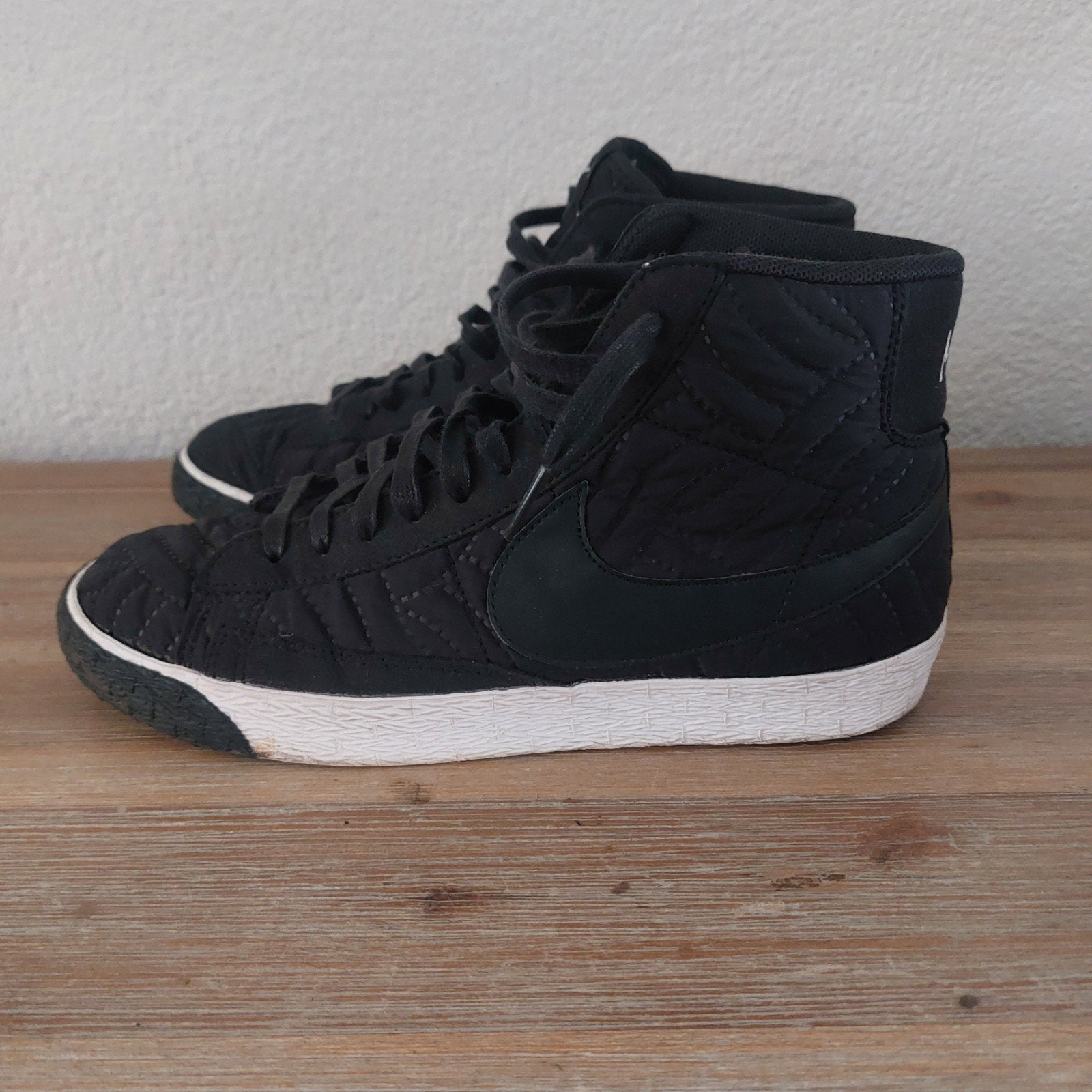 Zwarte Nike gympen maat 38
Nieuwprijs:109 euro graag bieden, Zwart, Nike, Ophalen of Verzenden, Sneakers of Gympen