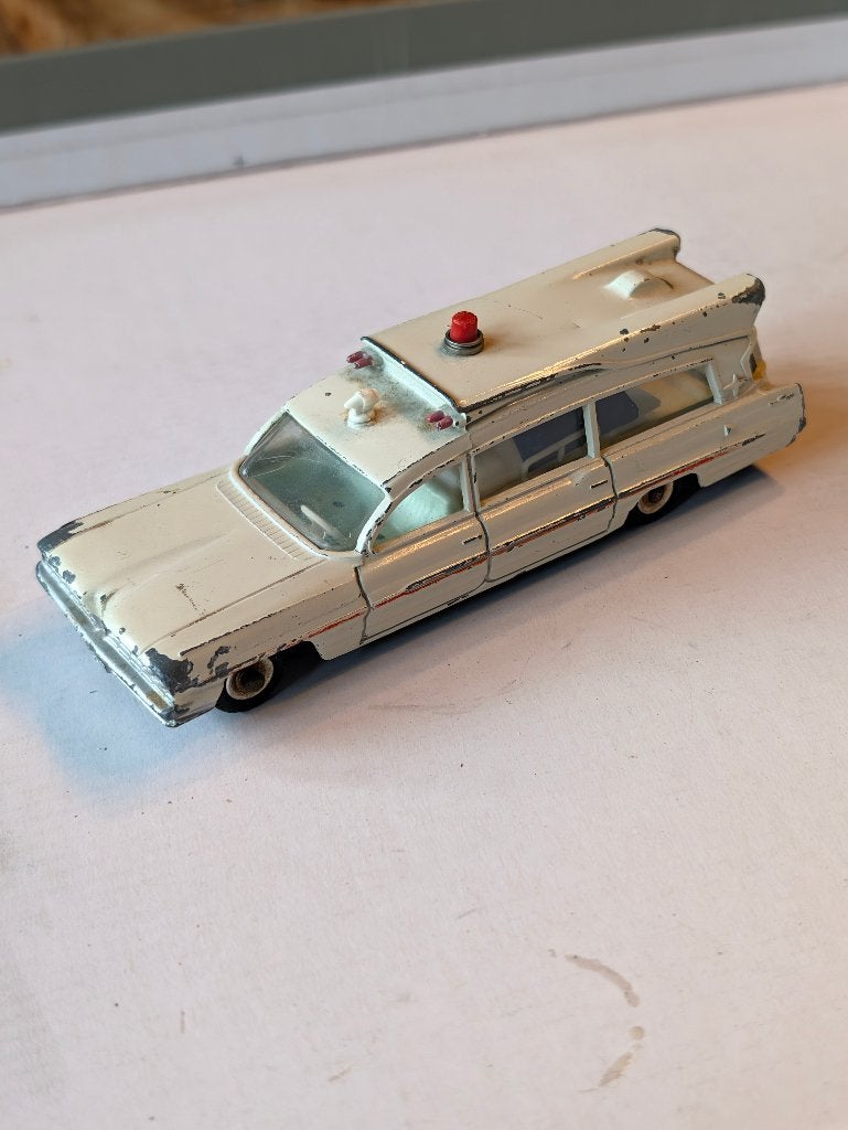 Dinky Toys Superior Criterion Ambulance 263, Ophalen of Verzenden, Gebruikt, Auto, Dinky Toys