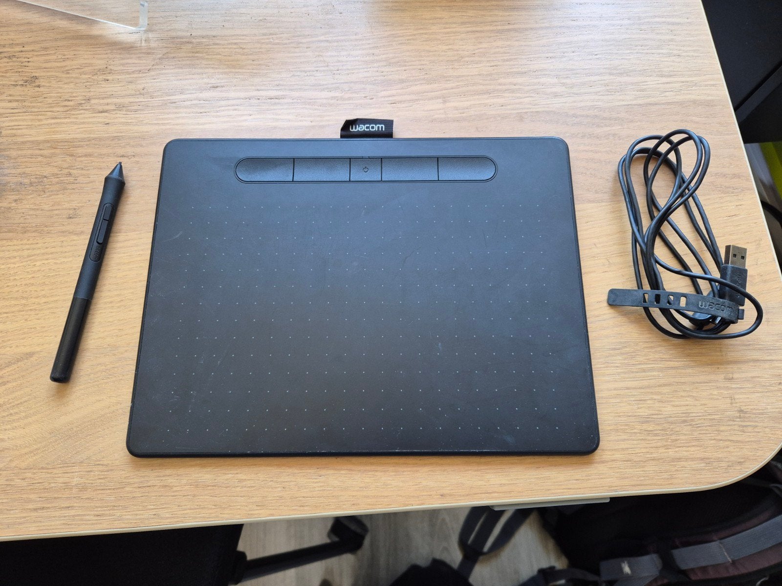 Wacom Intuos Comfort Plus Medium Bluetooth tekentablet, Computers en Software, Tekentablets, Ophalen of Verzenden, Zo goed als nieuw